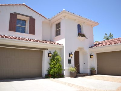 Garage door installation and replacement in Los Angeles